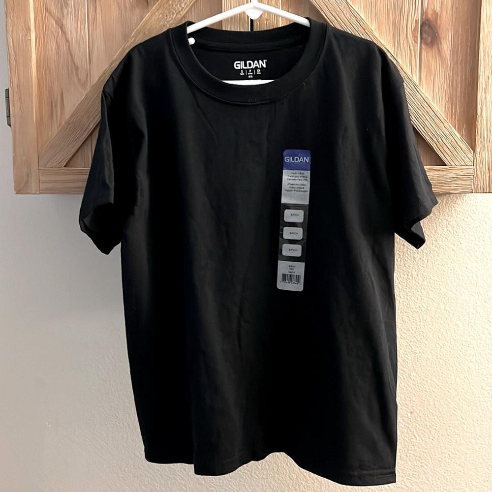 ⭐️3/$15 (6-8) Black Tee perfect for Crafty Costume Halloween 100% Cotton Unisex